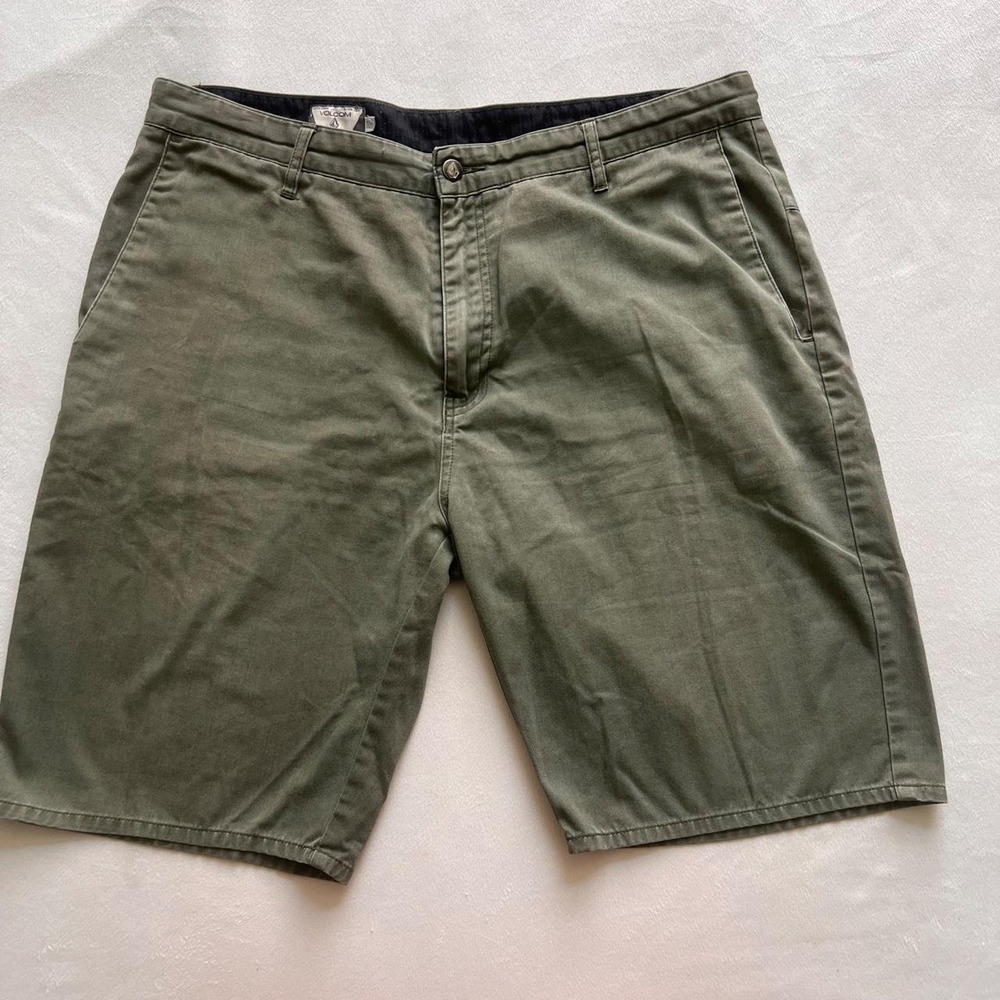 Volcom Olive Green Shorts Size 38 Skater Skateboarding Beach Athletic